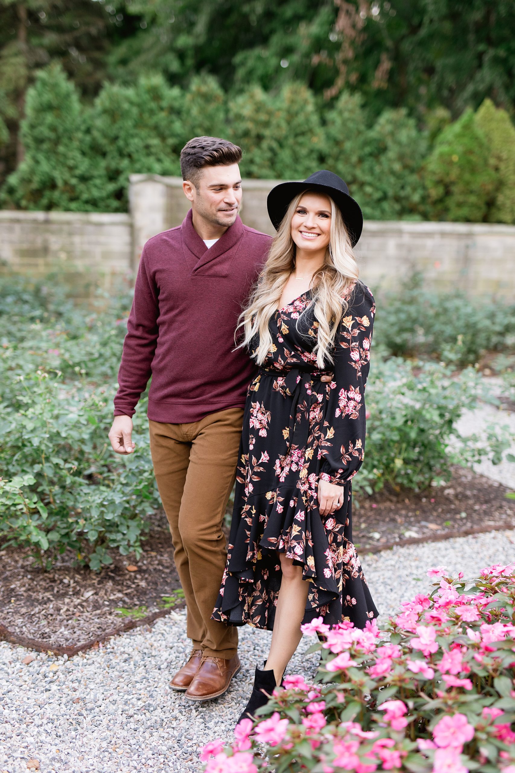 Stylish outfits for a fall engagement session | Breanne Rochelle Photography