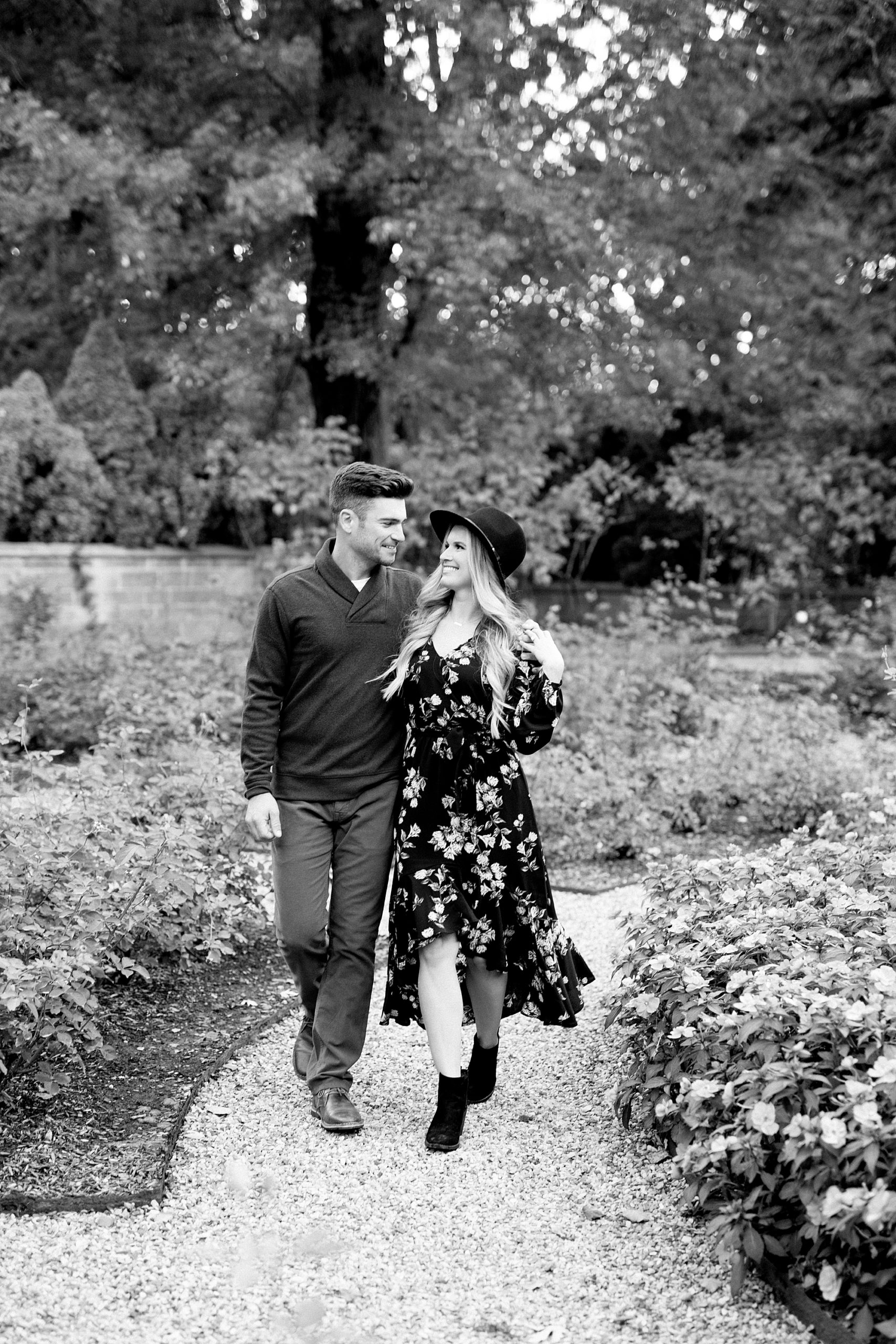 Stylish outfits for a fall engagement session | Breanne Rochelle Photography