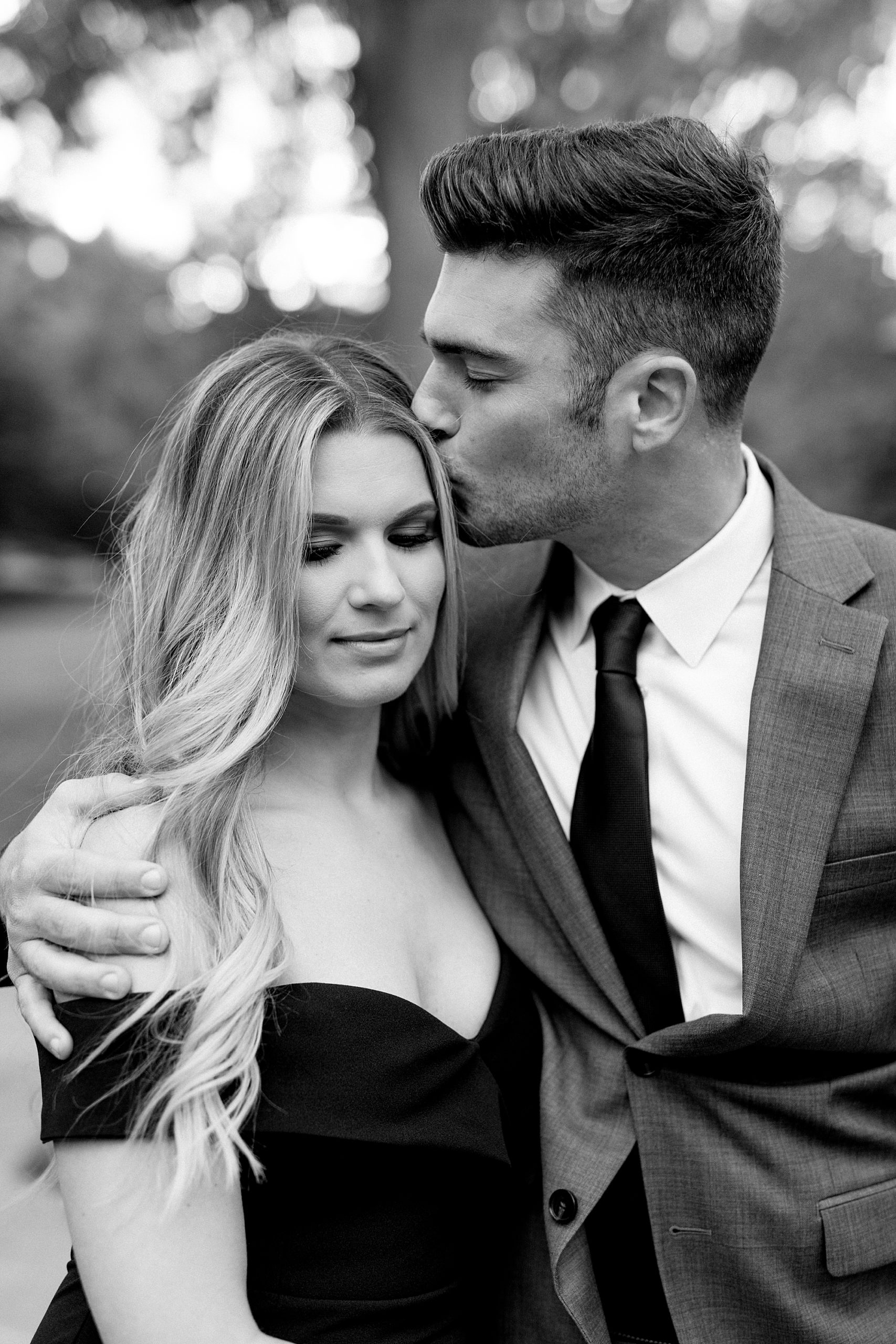 Elegant Fall Engagement Photos at the Ford House | Breanne Rochelle Photography