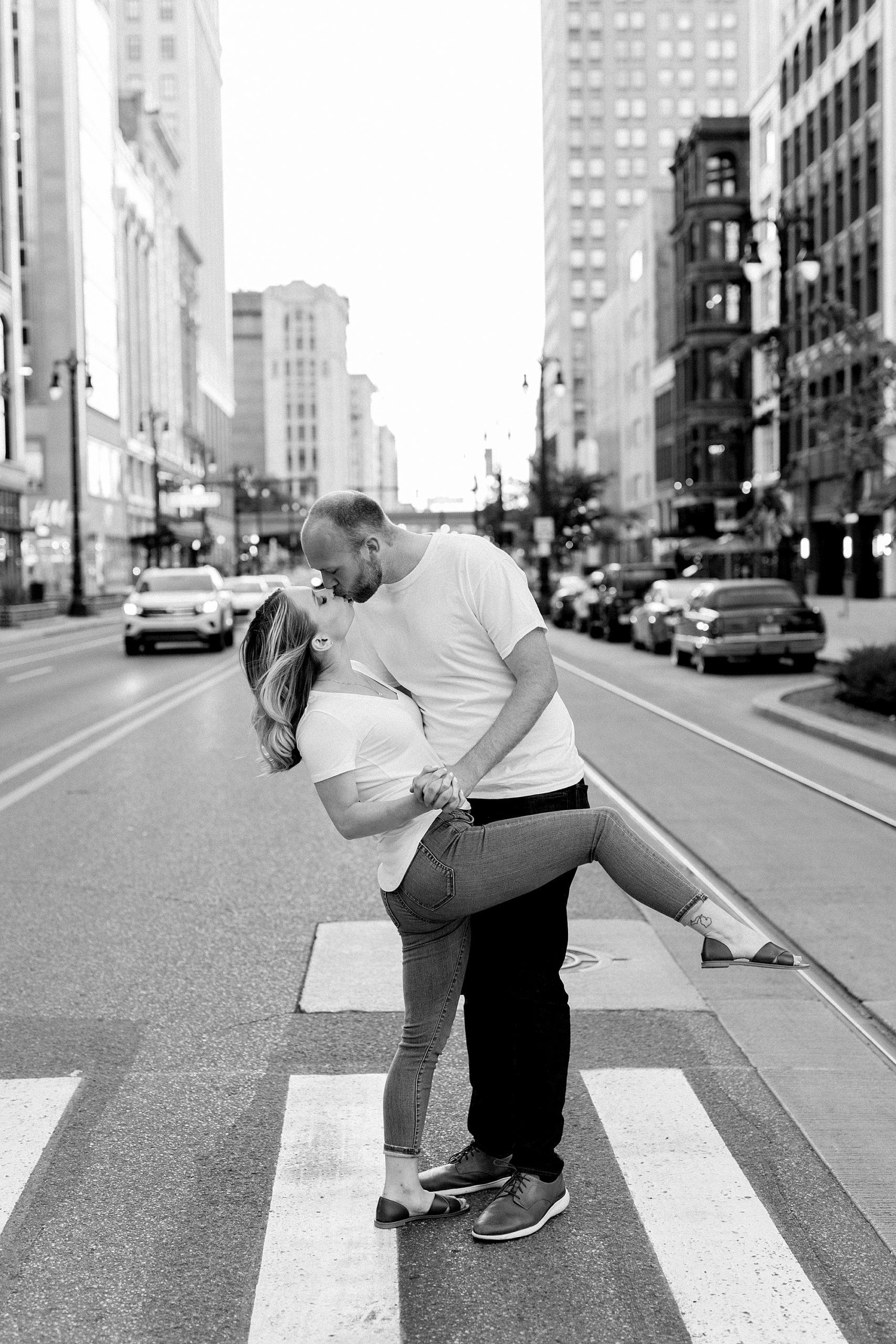 dip and kiss photo in the streets of Downtown Detroit