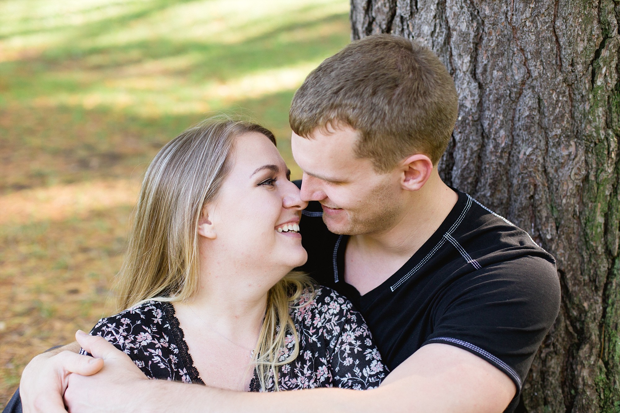 A classic fall engagement session in Rochester Hills, Michigan by Breanne Rochelle Photography. 