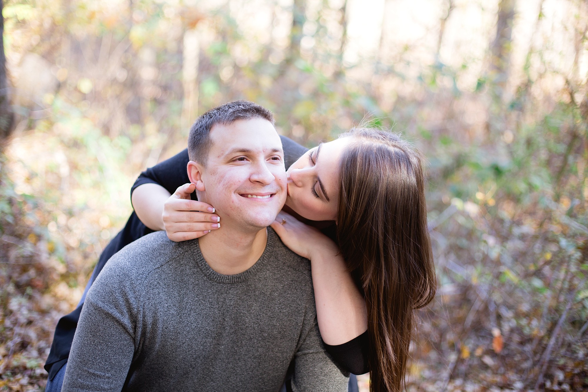 A Fall engagement session at Stoney Creek in Rochester Hills, Michigan by Breanne Rochelle Photography. 