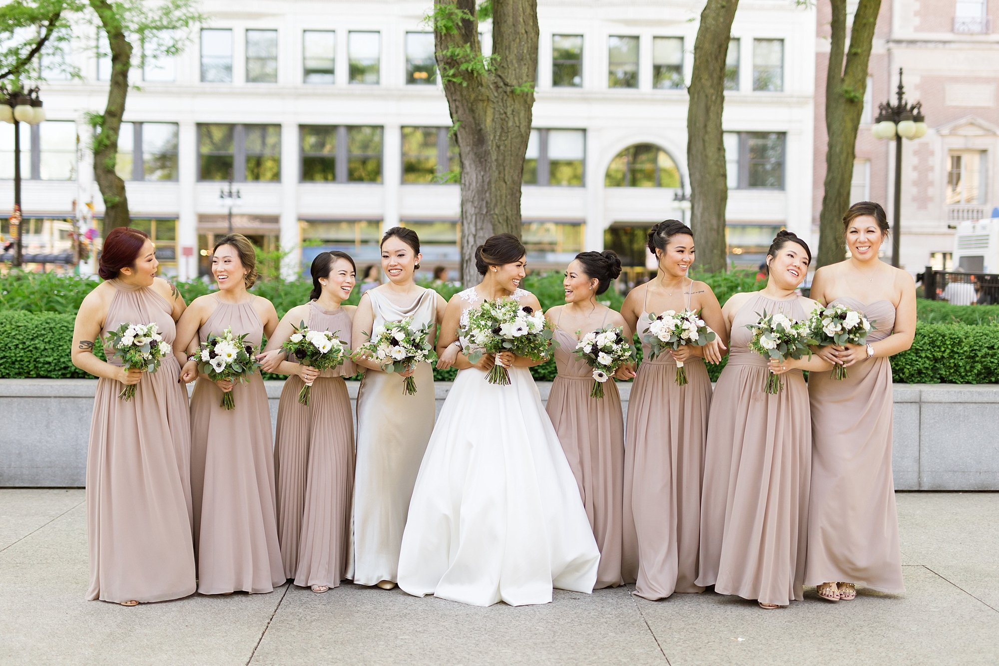An elegant black tie spring city wedding filled with greenery and gold in Downtown Chicago by Breanne Rochelle Photography