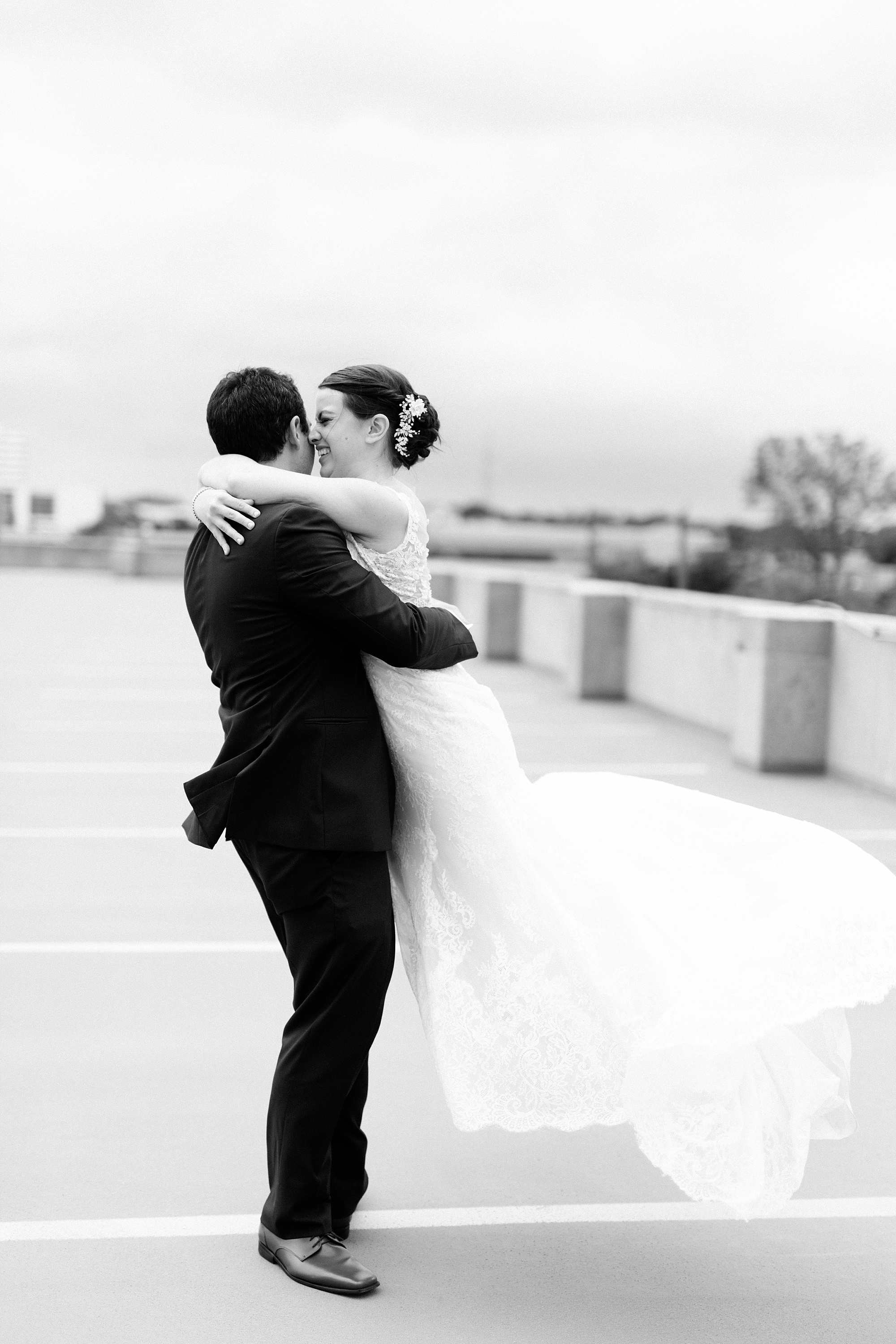 Classic blush and navy wedding in Metro Detroit, Michigan by Breanne Rochelle Photography.