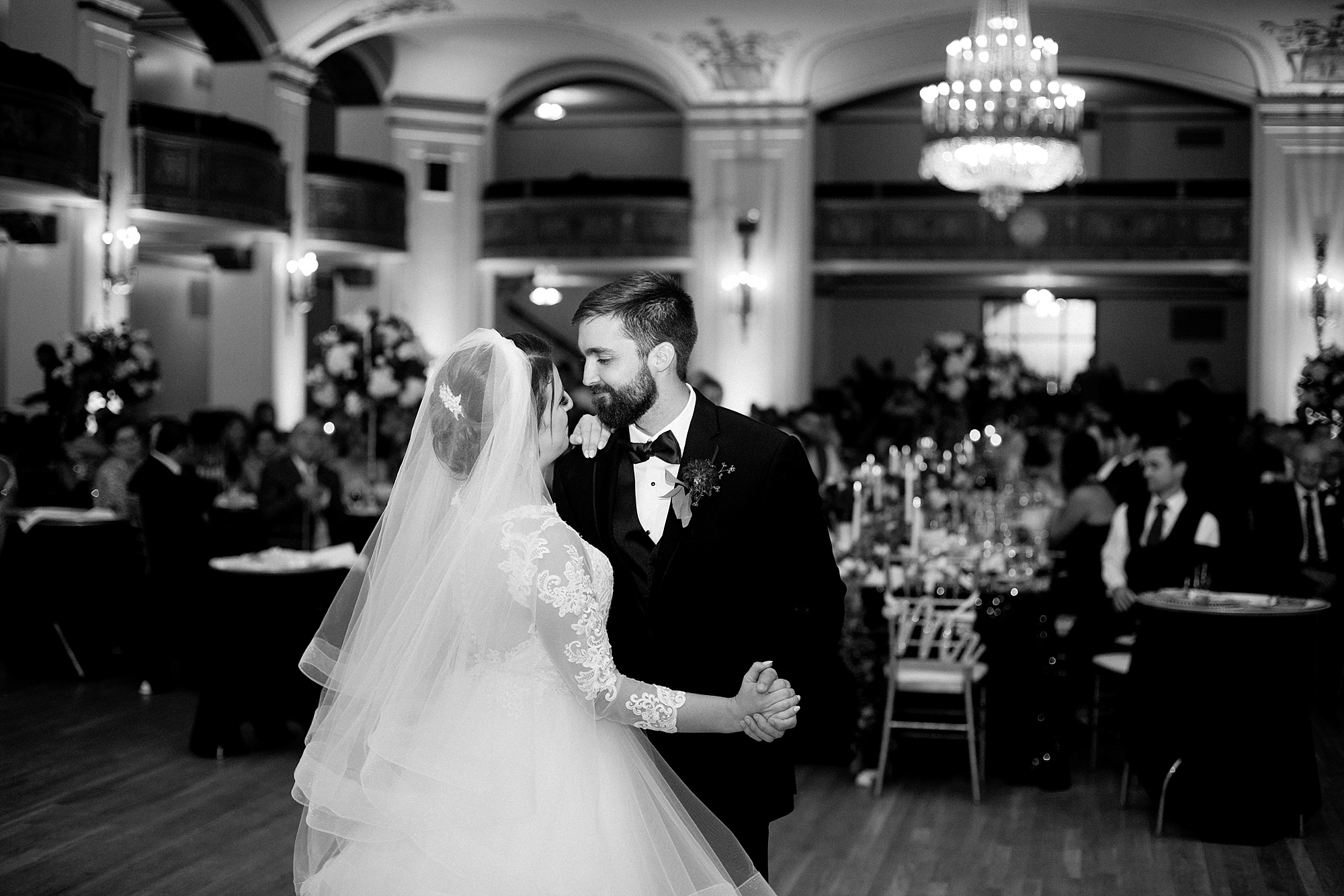 An elegant burgundy and gold Fall wedding at the historic Masonic Temple in Detroit, Michigan by Breanne Rochelle Photography. 
