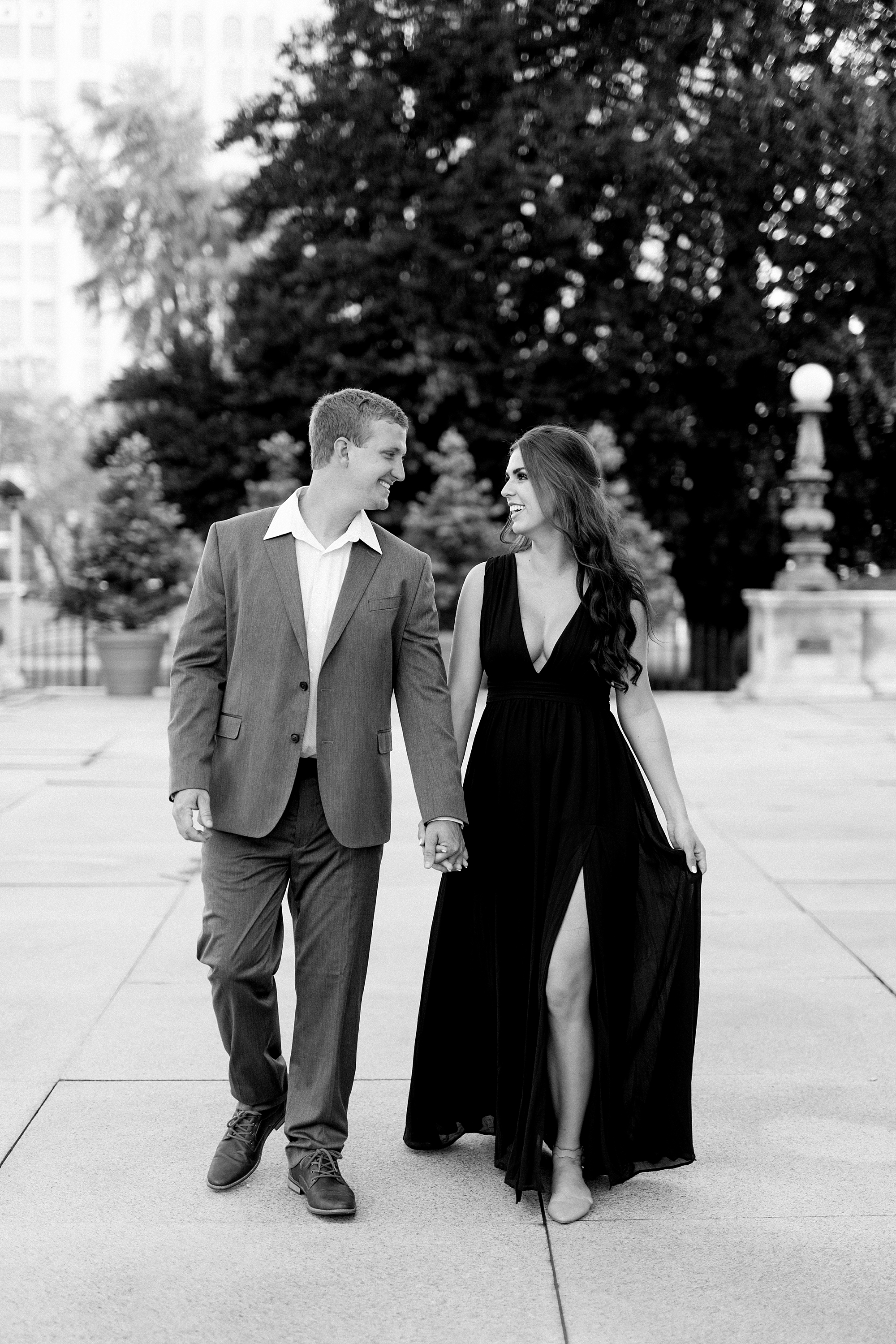 An elegant late summer engagement session at the DIA, Detroit Public Library, and Belle Isle Park in Downtown Detroit, Michigan by Breanne Rochelle Photography.