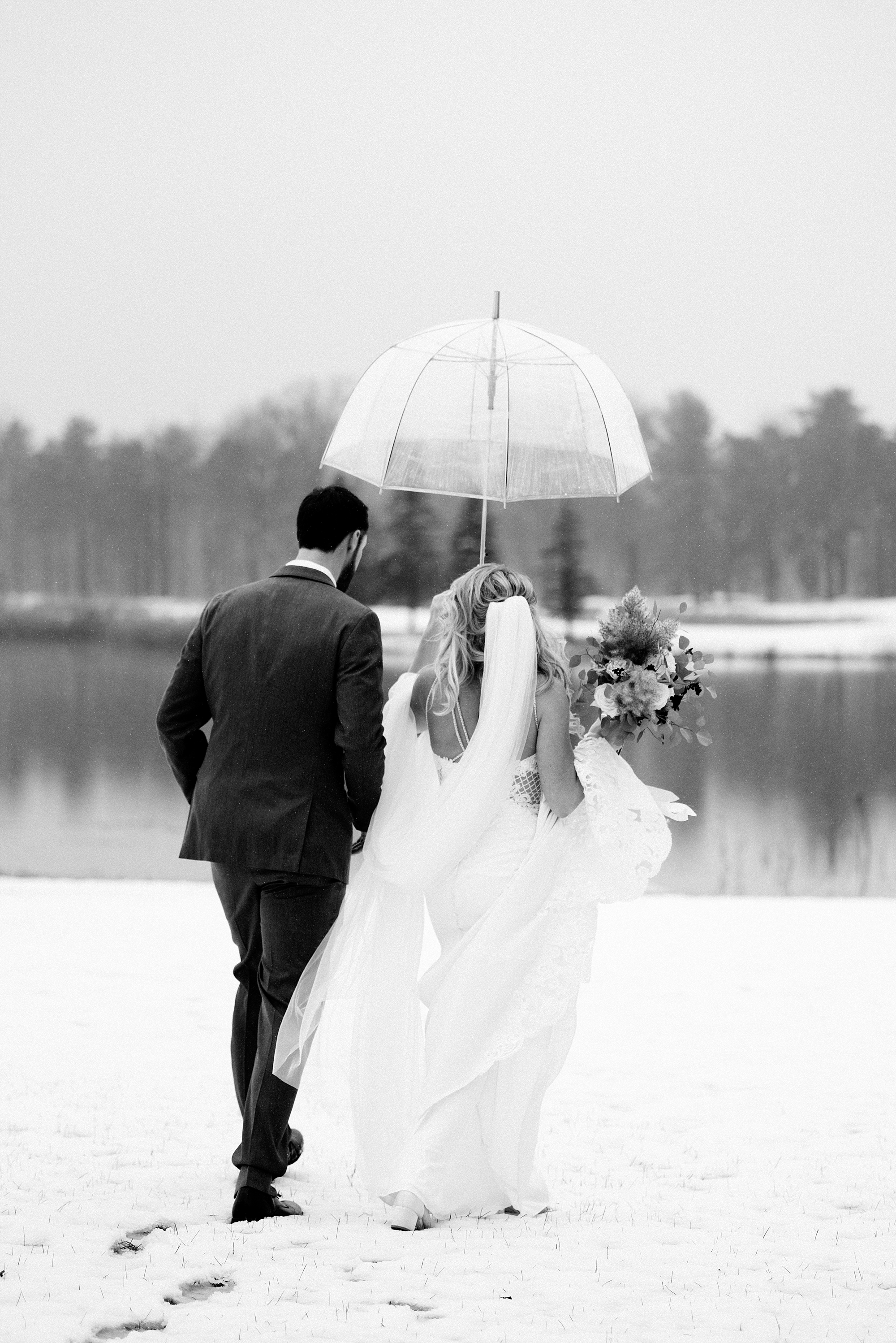 A snowy winter wedding at Solitude Links in Kimball, Michigan by Breanne Rochelle Photography.
