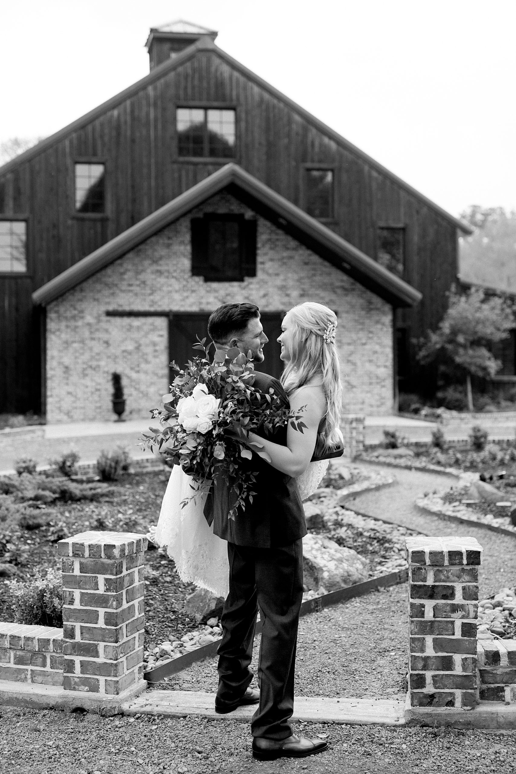 A classic spring Texas destination wedding Breanne Rochelle Photography.